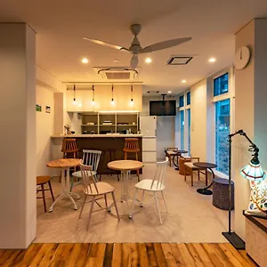 Plat Keikyu Sky Hostel